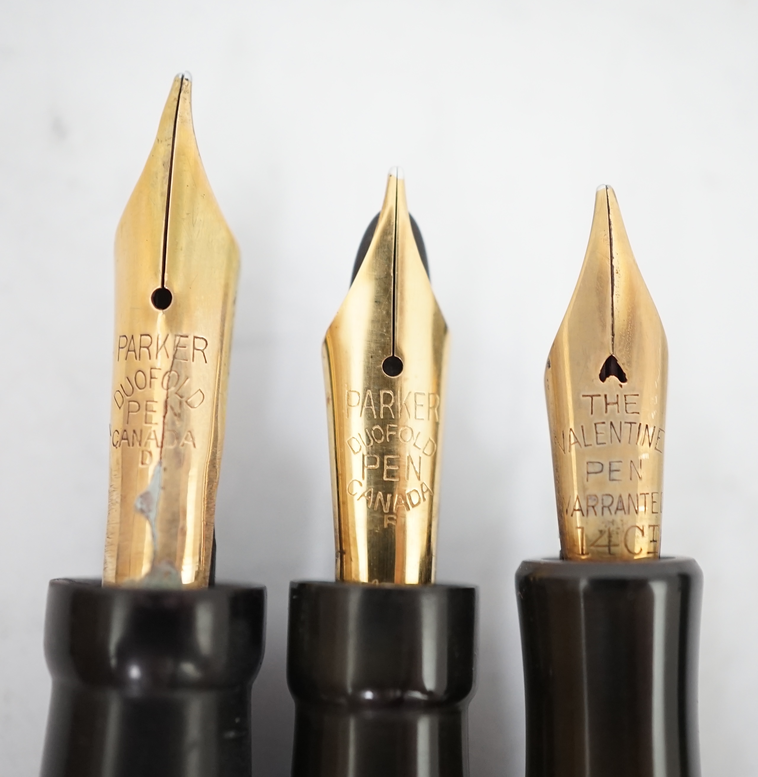 Four Parker Duofold pens and a Valentine fountain pen